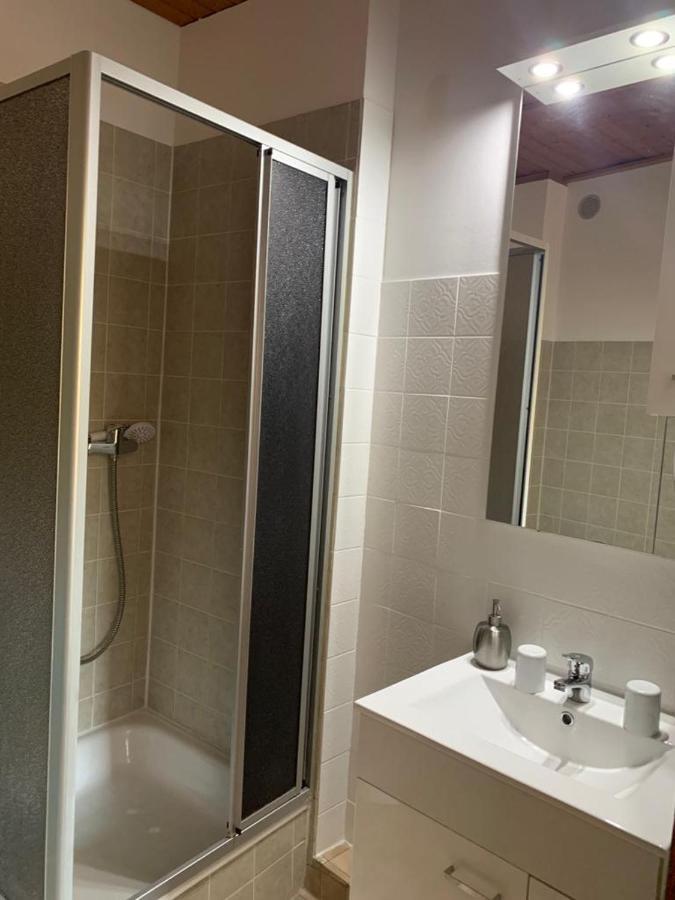 Hotelzimmer Im Alten Reihenhaus Auf Der Stadtmauer Bacharach Buitenkant foto