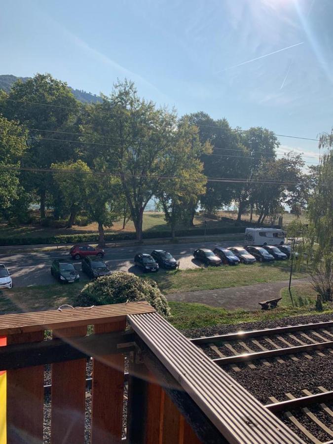 Hotelzimmer Im Alten Reihenhaus Auf Der Stadtmauer Bacharach Buitenkant foto